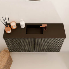 JOYA 80cm toiletmeubel kleur Shadow. Wastafel FAYE positie Midden 1 kraangat kleur Urban.