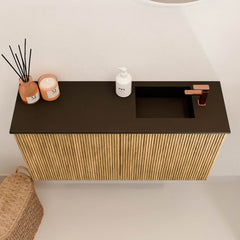 JOYA 80cm toiletmeubel kleur Oak. Wastafel FAYE positie Rechts 1 kraangat kleur Urban.