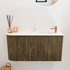 JOYA 81,6cm toiletmeubel ronding links kleur Dusk. Wastafel FAYE positie Rechts 1 kraangat kleur Talc.