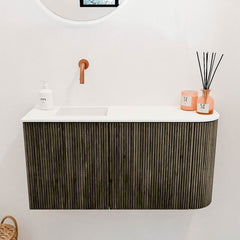 JOYA 81,6cm toiletmeubel ronding rechts kleur Shadow. Wastafel FAYE positie Links Zonder kraangat kleur Talc.