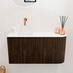 JOYA 81,6cm toiletmeubel ronding rechts kleur Walnut. Wastafel FAYE positie Links Zonder kraangat kleur Talc.