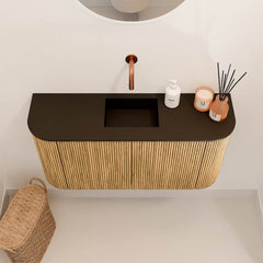 JOYA 83,2cm toiletmeubel ronding links + rechts kleur Oak. Wastafel FAYE positie Midden Zonder kraangat kleur Urban.