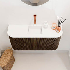 JOYA 83,2cm toiletmeubel ronding links + rechts kleur Walnut. Wastafel FAYE positie Midden Zonder kraangat kleur Talc.