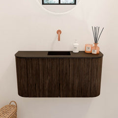 JOYA 83,2cm toiletmeubel ronding links + rechts kleur Walnut. Wastafel FAYE positie Midden Zonder kraangat kleur Urban.