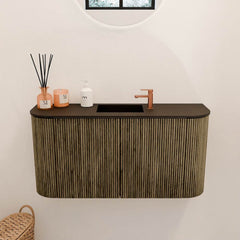 JOYA 83,2cm toiletmeubel ronding links + rechts kleur Dusk. Wastafel FAYE positie Midden 1 kraangat kleur Urban.