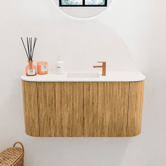 JOYA 83,2cm toiletmeubel ronding links + rechts kleur Oak. Wastafel FAYE positie Midden 1 kraangat kleur Talc.