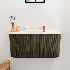 JOYA 83,2cm toiletmeubel ronding links + rechts kleur Shadow. Wastafel FAYE positie Midden 1 kraangat kleur Talc.