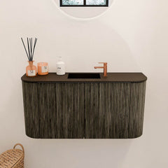 JOYA 83,2cm toiletmeubel ronding links + rechts kleur Shadow. Wastafel FAYE positie Midden 1 kraangat kleur Urban.