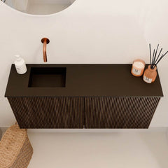 JOYA 90cm toiletmeubel kleur Walnut. Wastafel FAYE positie Links Zonder kraangat kleur Urban.