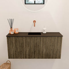 JOYA 90cm toiletmeubel kleur Dusk. Wastafel FAYE positie Midden Zonder kraangat kleur Urban.