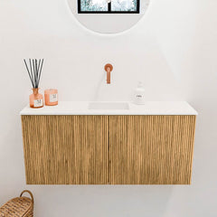 JOYA 90cm toiletmeubel kleur Oak. Wastafel FAYE positie Midden Zonder kraangat kleur Talc.