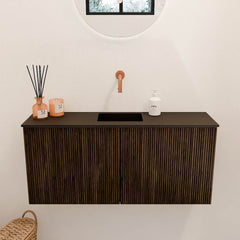JOYA 90cm toiletmeubel kleur Walnut. Wastafel FAYE positie Midden Zonder kraangat kleur Urban.