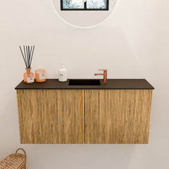 JOYA 90cm toiletmeubel kleur Oak. Wastafel FAYE positie Midden 1 kraangat kleur Urban.