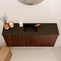 JOYA 90cm toiletmeubel kleur Ruby. Wastafel FAYE positie Midden 1 kraangat kleur Urban.