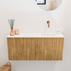 JOYA 90cm toiletmeubel kleur Oak. Wastafel FAYE positie Rechts Zonder kraangat kleur Talc.