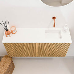 JOYA 90cm toiletmeubel kleur Oak. Wastafel FAYE positie Rechts Zonder kraangat kleur Talc.