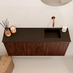 JOYA 90cm toiletmeubel kleur Ruby. Wastafel FAYE positie Rechts Zonder kraangat kleur Urban.