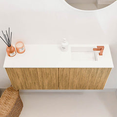 JOYA 90cm toiletmeubel kleur Oak. Wastafel FAYE positie Rechts 1 kraangat kleur Talc.