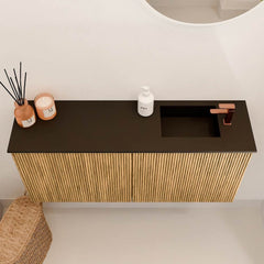 JOYA 90cm toiletmeubel kleur Oak. Wastafel FAYE positie Rechts 1 kraangat kleur Urban.