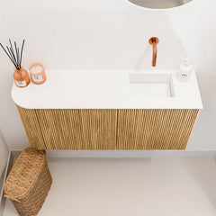 JOYA 91,6cm toiletmeubel ronding links kleur Oak. Wastafel FAYE positie Rechts Zonder kraangat kleur Talc.