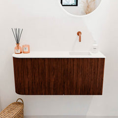 JOYA 91,6cm toiletmeubel ronding links kleur Ruby. Wastafel FAYE positie Rechts Zonder kraangat kleur Talc.