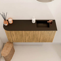 JOYA 91,6cm toiletmeubel ronding links kleur Oak. Wastafel FAYE positie Rechts 1 kraangat kleur Urban.