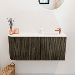 JOYA 91,6cm toiletmeubel ronding links kleur Shadow. Wastafel FAYE positie Rechts 1 kraangat kleur Talc.