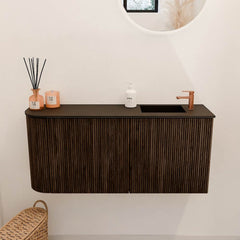 JOYA 91,6cm toiletmeubel ronding links kleur Walnut. Wastafel FAYE positie Rechts 1 kraangat kleur Urban.