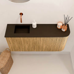 JOYA 91,6cm toiletmeubel ronding rechts kleur Oak. Wastafel FAYE positie Links Zonder kraangat kleur Urban.