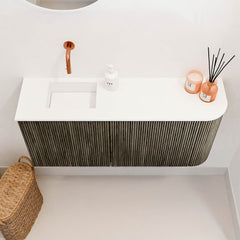 JOYA 91,6cm toiletmeubel ronding rechts kleur Shadow. Wastafel FAYE positie Links Zonder kraangat kleur Talc.