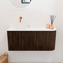 JOYA 91,6cm toiletmeubel ronding rechts kleur Walnut. Wastafel FAYE positie Links Zonder kraangat kleur Talc.