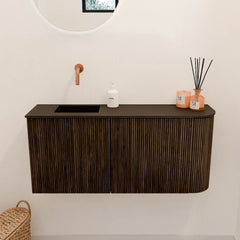 JOYA 91,6cm toiletmeubel ronding rechts kleur Walnut. Wastafel FAYE positie Links Zonder kraangat kleur Urban.