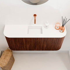 JOYA 93,2cm toiletmeubel ronding links + rechts kleur Ruby. Wastafel FAYE positie Midden Zonder kraangat kleur Talc.