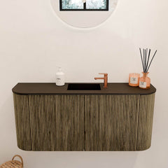 JOYA 93,2cm toiletmeubel ronding links + rechts kleur Dusk. Wastafel FAYE positie Midden 1 kraangat kleur Urban.