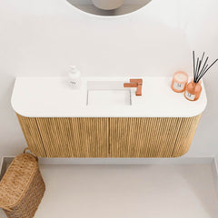 JOYA 93,2cm toiletmeubel ronding links + rechts kleur Oak. Wastafel FAYE positie Midden 1 kraangat kleur Talc.
