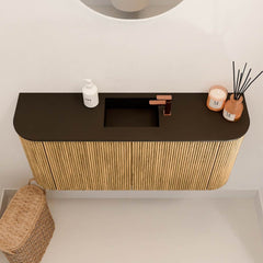 JOYA 93,2cm toiletmeubel ronding links + rechts kleur Oak. Wastafel FAYE positie Midden 1 kraangat kleur Urban.