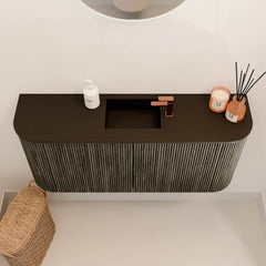 JOYA 93,2cm toiletmeubel ronding links + rechts kleur Shadow. Wastafel FAYE positie Midden 1 kraangat kleur Urban.