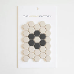 The Mosaic Factory London Mozaiek Tegel Hexagon - Wit/Zwart Porselein Ongeglazuurd, 4 black flowers 260x300 mm