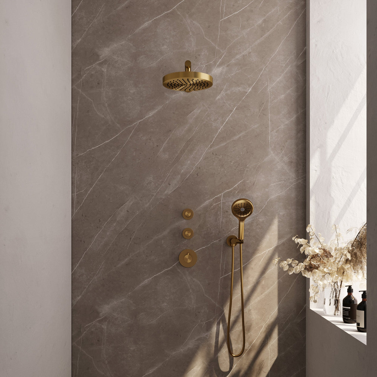 Brauer Stripe inbouw regendoucheset met 2 stopkranen - rechte wandarm - 3-standen handdouche - wandhouder - Geborsteld Goud PVD