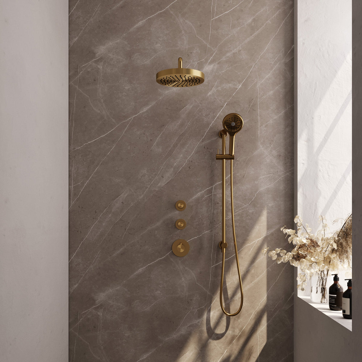 Brauer Stripe inbouw regendoucheset met 2 stopkranen - gebogen wandarm - 3-standen handdouche - glijstang - Geborsteld Goud PVD