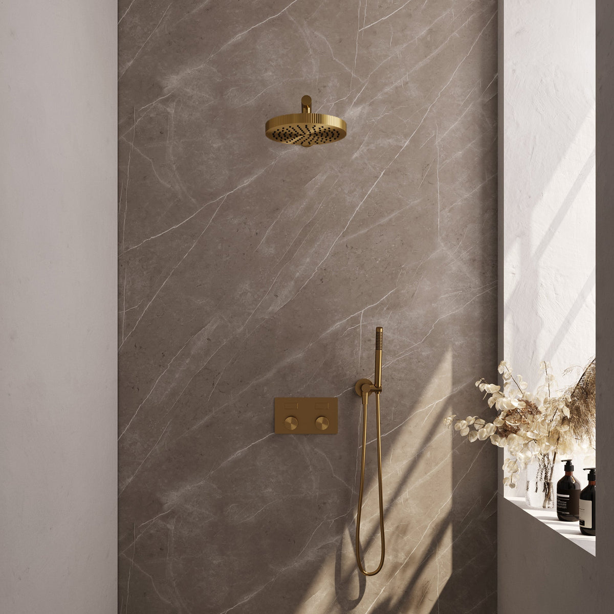 Brauer Stripe inbouw regendoucheset met drukknoppen - rechte wandarm - staafhanddouche - wandhouder - Geborsteld Goud PVD