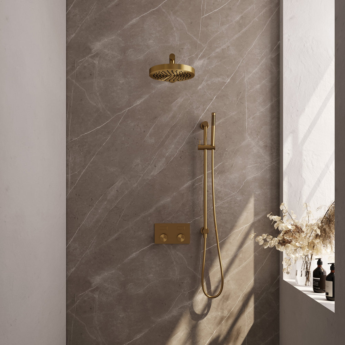 Brauer Stripe inbouw regendoucheset met drukknoppen - rechte wandarm - staafhanddouche - glijstang - Geborsteld Goud PVD