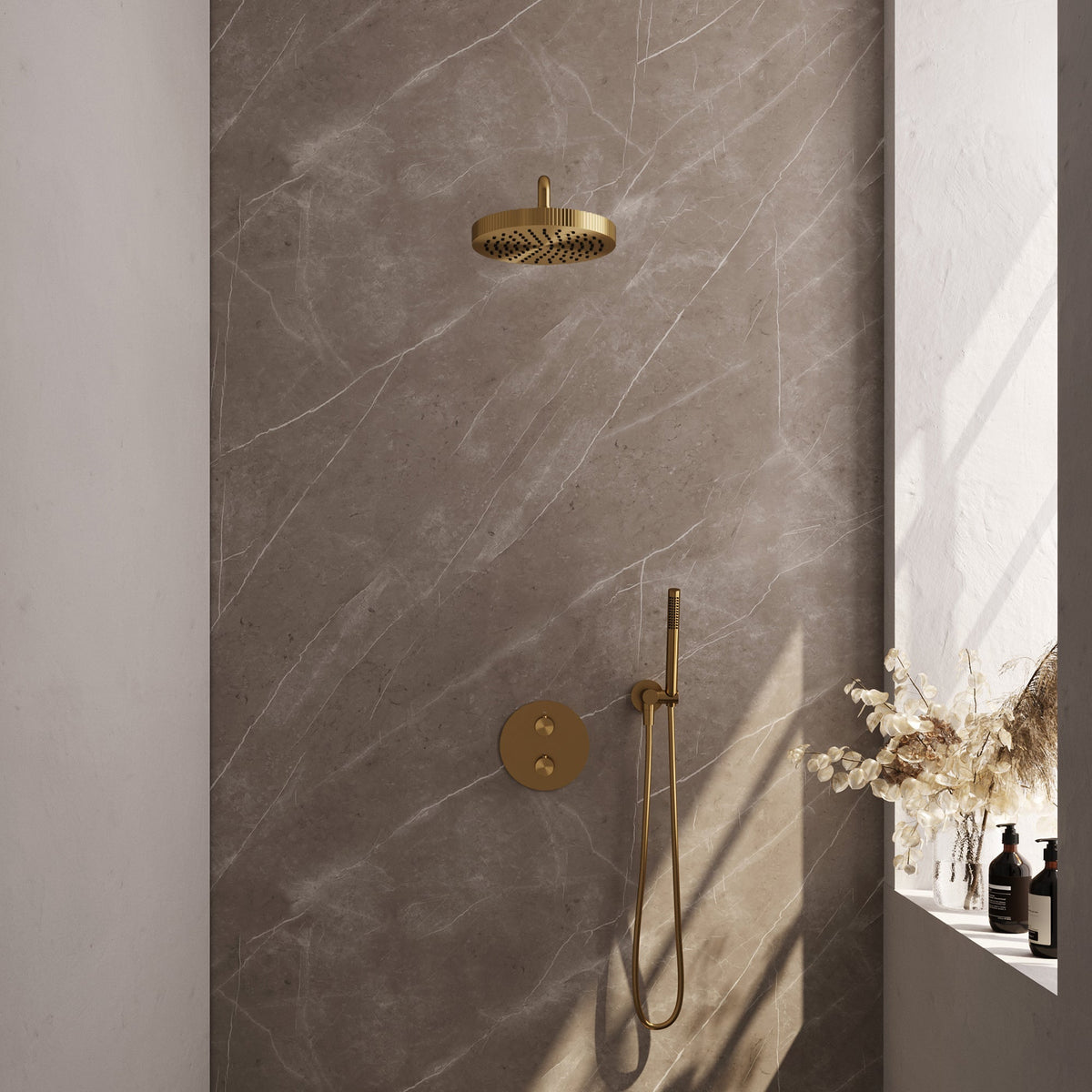 Brauer Stripe inbouw regendoucheset rond - gebogen wandarm - staafhanddouche - wandhouder - Geborsteld Goud PVD