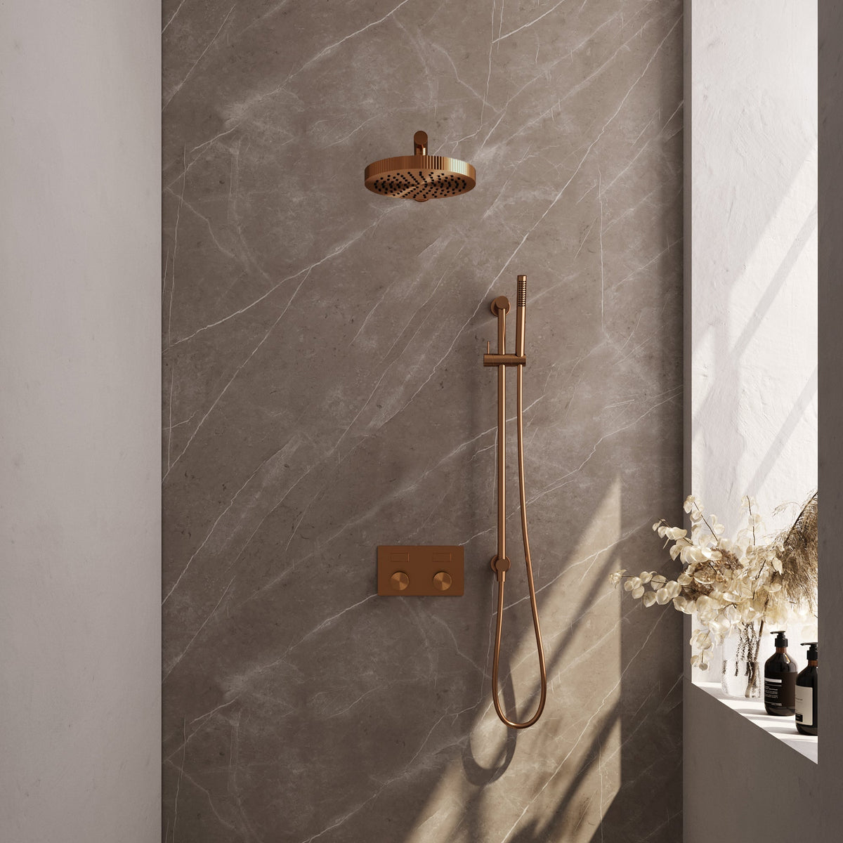 Brauer Stripe inbouw regendoucheset met drukknoppen - rechte wandarm - staafhanddouche - glijstang - Geborsteld Koper PVD