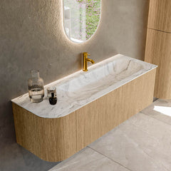 MONDIAZ KURVE-DLUX 135cm badmeubel ronding Links kleur Oak met 1 lade en 1 deur. Wastafel BIG MEDIUM Rechts 1 kraangat Glace.