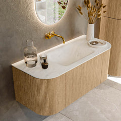 MONDIAZ KURVE-DLUX 110cm badmeubel ronding Links + Rechts kleur Oak met 1 lade en 2 deuren. Wastafel CLOUD Midden zonder kraangat Opalo.