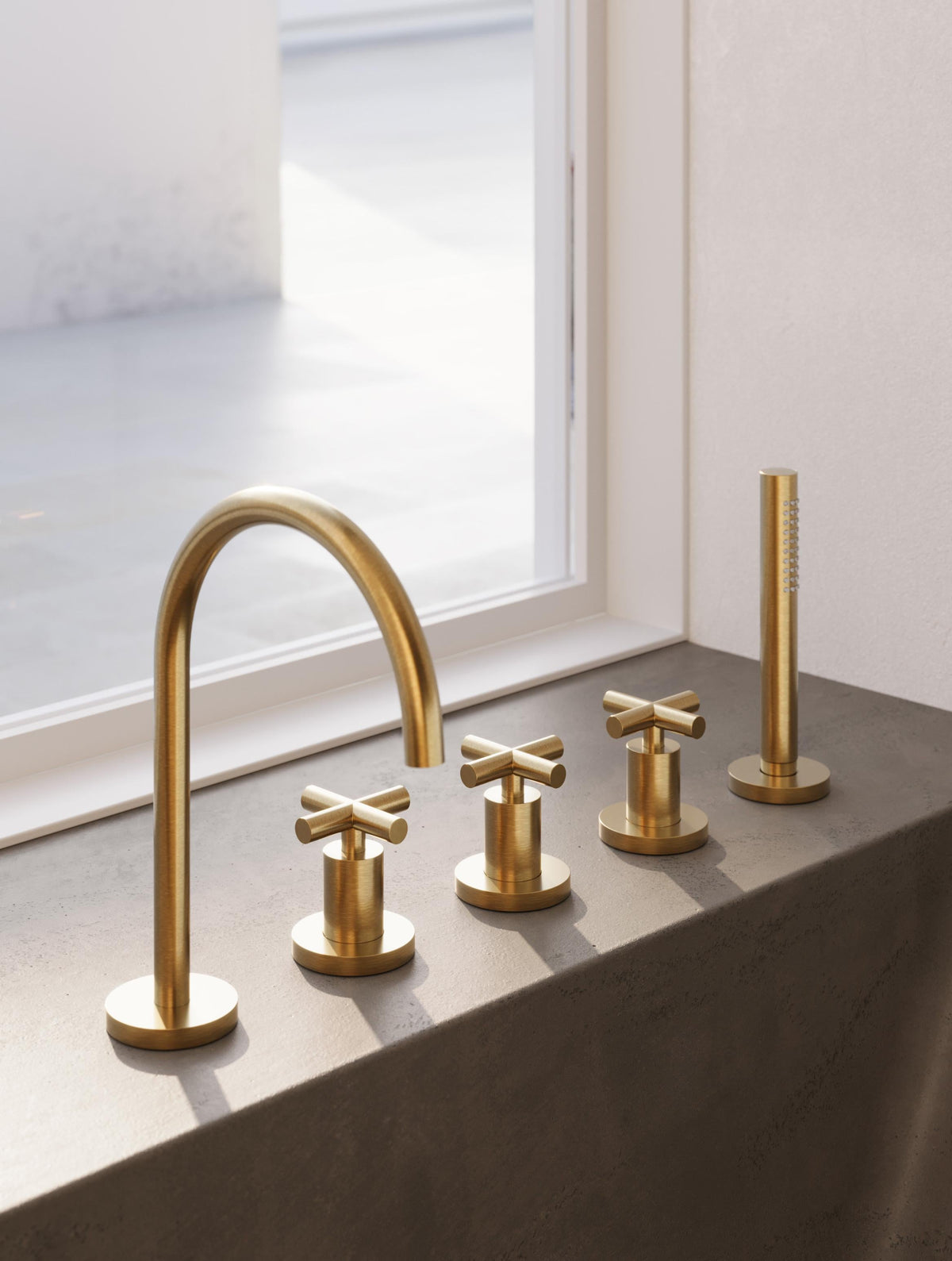 Hotbath Chap C173 badrandcombinatie 4-gast met uitloop - Gepolijst Zwart PVD