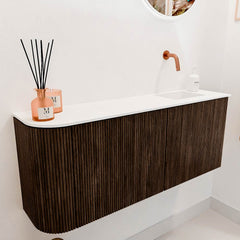 JOYA 101,6cm toiletmeubel ronding links kleur Walnut. Wastafel FAYE positie Rechts Zonder kraangat kleur Talc.