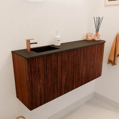 JOYA 101,6cm toiletmeubel ronding rechts kleur Ruby. Wastafel FAYE positie Links 1 kraangat kleur Urban.