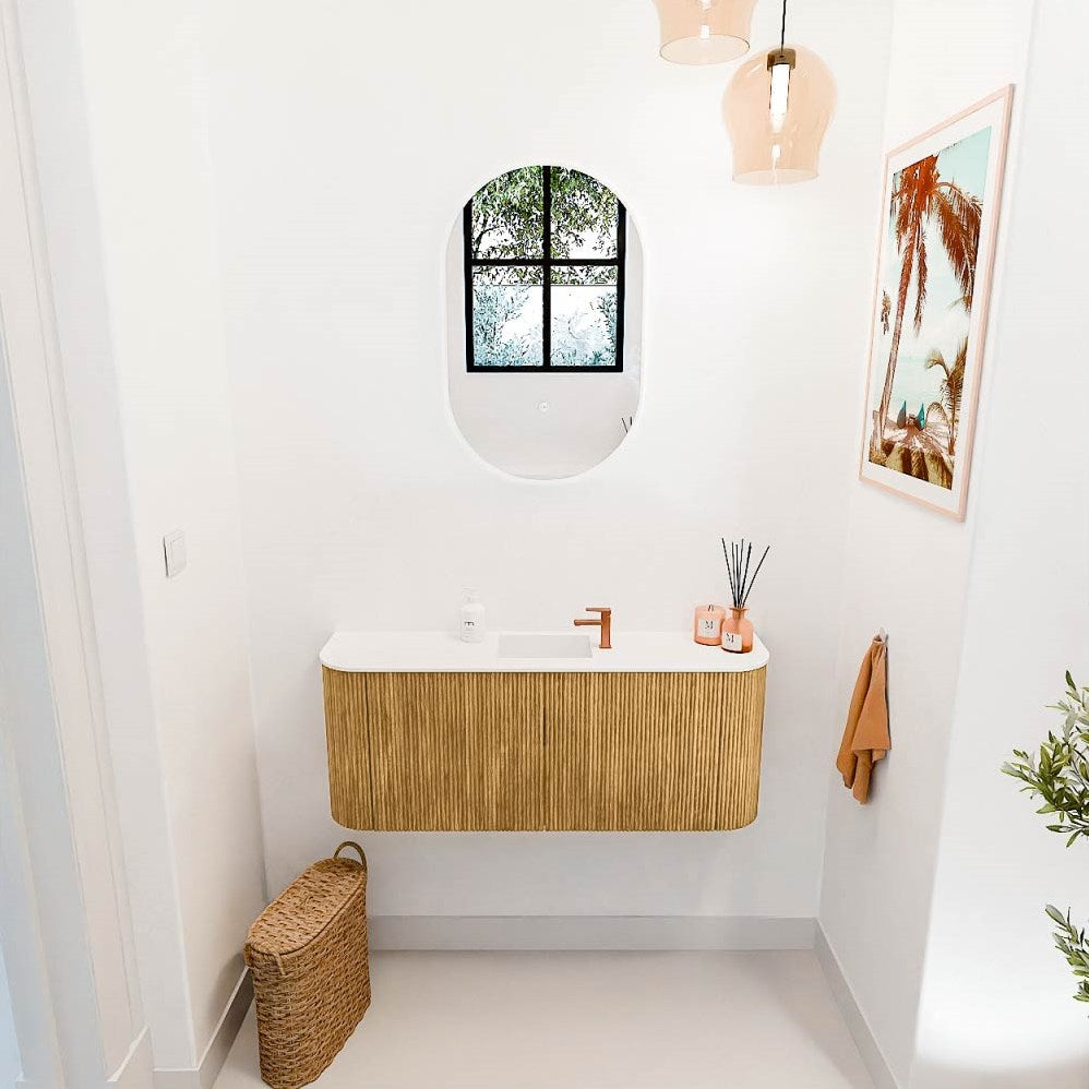 JOYA 103,2cm toiletmeubel ronding links + rechts kleur Oak. Wastafel FAYE positie Midden 1 kraangat kleur Talc.